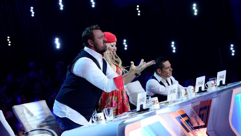 Spectacol total în prima ediție „X Factor”: provocări pentru Carla’s Dreams, concurență în cuplu pe scenă și jurați cu replici spumoase
