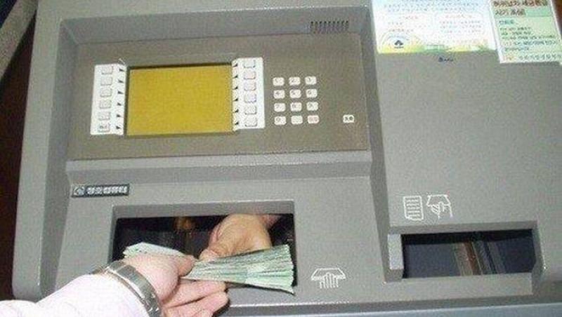 Cea mai tare glumă. A mers la bancomat și a avut parte de șocul vieții când a primit banii!