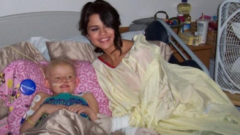 Selena Gomez, la spital! Vedeta dărâmată de boală are puterea să zâmbească pentru alții. GALERIE FOTO