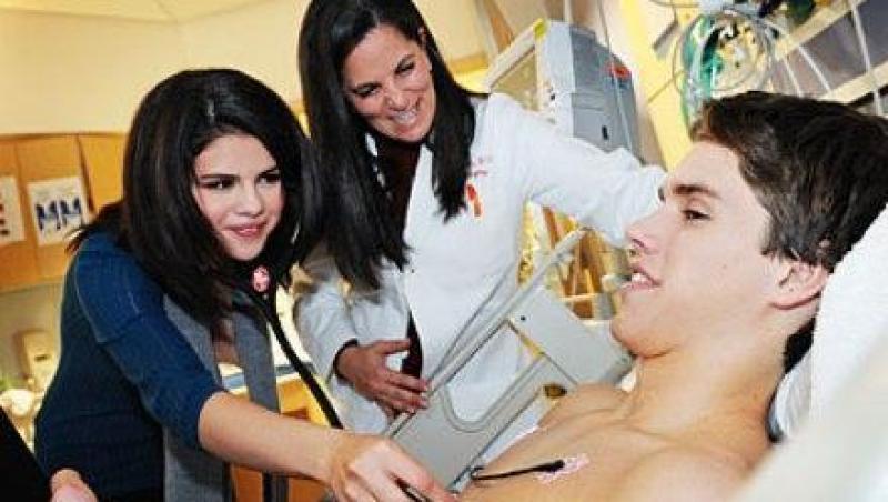 Selena Gomez, la spital! Vedeta dărâmată de boală are puterea să zâmbească pentru alții. GALERIE FOTO
