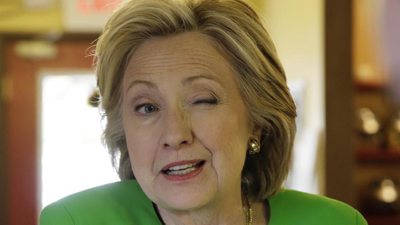 Facebook, aliat politic? Donează 20 de milioane de dolari candidatei democrate Hillary Clinton