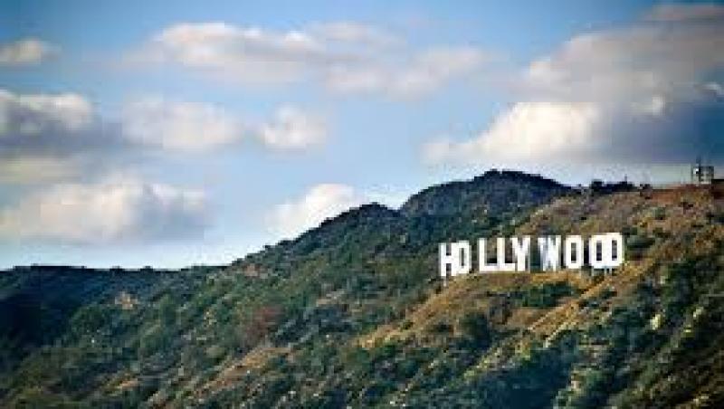 Simbolul Hollywood a fost vandalizat în cursul nopţii de Revelion! Cetatea Filmului, în pericol? Cum au modificat  făptașii inscripția