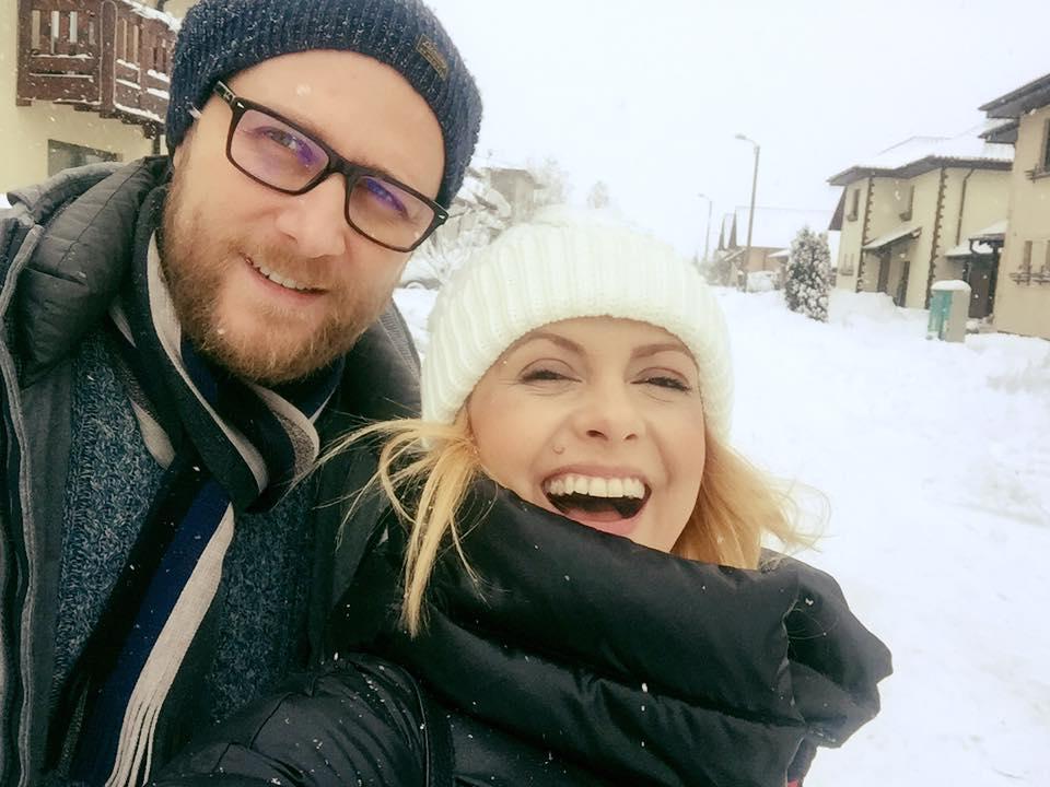 Simona Gherge e mamă de fată: "N-a fost o surpriză pentru că ne pregăteam de bebe. Avem două variante de nume!"