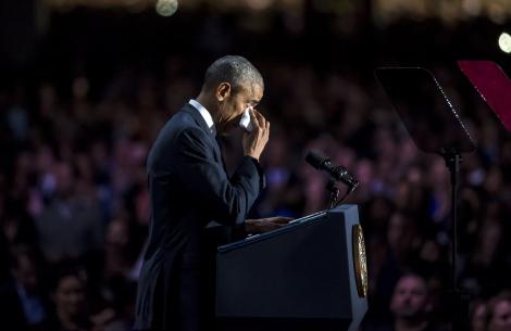 VIDEO! Cel mai puternic om al Planetei a plâns la ultimul său discurs ca președinte al SUA. Obama: "Nu cedați în fața fricii!"