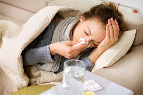 Tușești, ai febră și abia respiri? Cele mai cunoscute "leacuri doctoriceşti", pentru ameliorarea simptomelor gripale