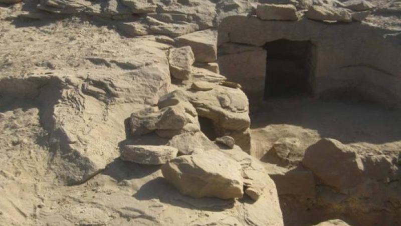 Descoperire nemaîntâlnită într-o localitate din Egipt. Ce au găsit arheologii în 12 morminte vechi de peste 3.500 de ani. Poze care își vor tăia răsuflarea!