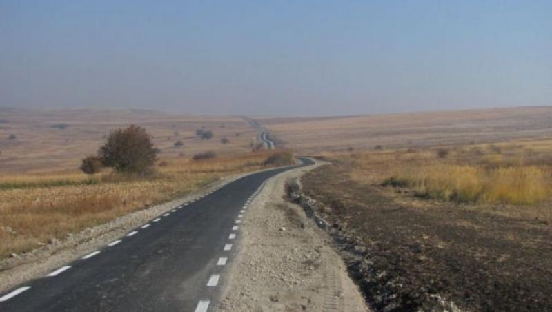 Piste de biciclişti, toate drumurile asfaltate, internet wireless gratuit şi impozit plătit pe internet! Da, se întâmplă în România, într-o.... COMUNĂ