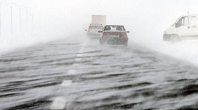 A &icirc;nceput &bdquo;nebunia&rdquo;. Circulație &icirc;ngreunată pe A2 și A3 din cauza viscolului!