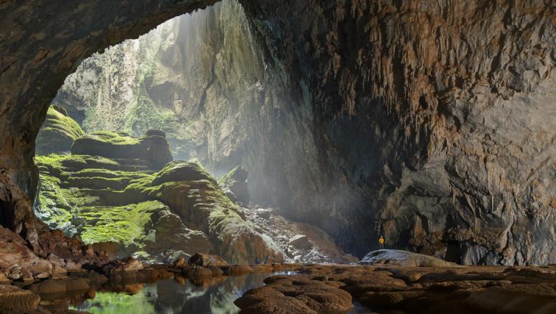 Afară era doar un morman de pietre, înăuntru - cea mai mare peșteră din lume. Ce au găsit britanicii în interiorul unei adevărate minuni de-ale naturii, Peștera Son Doong