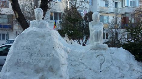 Nea Darie a sculptat în zăpadă bustul lui Eminescu şi "Cuminţenia Pământului”: ”Eu nu prea mă pricep cu vorbele, mâinile sunt baza!” Privește ce a ieșit dintr-un talent, între blocuri