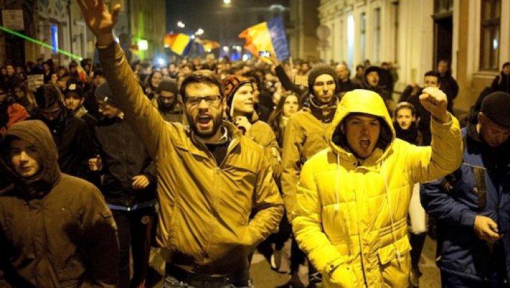 Protest &icirc;n centrul Capitalei. Peste 1000 de persoane au ieșit &icirc;n stradă și protestează &icirc;mpotriva Legii grațierii și amnistiei