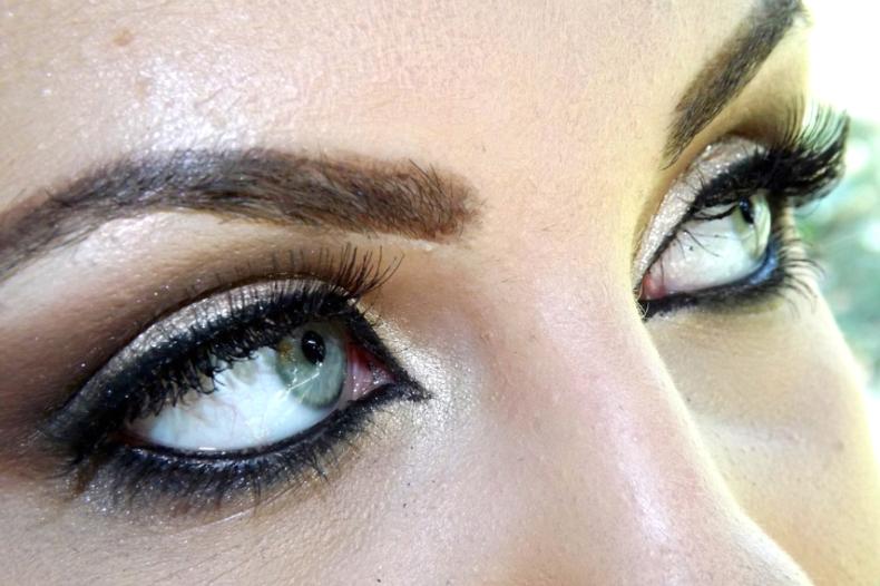 Cum a scăpat o celebră actriță  de pungile de sub ochi, fără operaţie, la 65 de ani: "Este o alternativă!" Acum arată ca &icirc;n tinerețe!