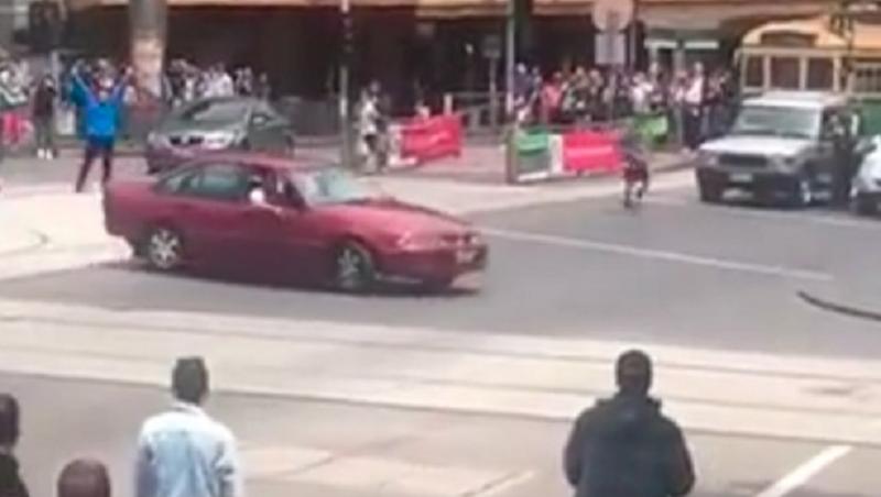 Trei morţi şi 20 răniţi după ce o maşină a intrat în mulţime la Melbourne