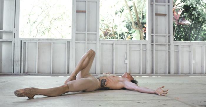 Toți au crezut că e un simplu dansator, p&acirc;nă a &icirc;nceput muzica! Pl&acirc;ngi și te uiți la el cum se mișcă!