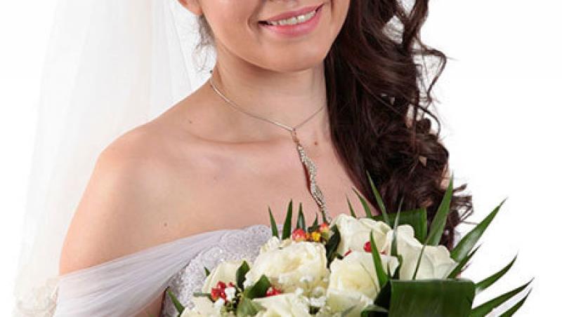 Adriana de la „Mireasă pentru fiul meu” le-a arătat fanilor trucurile sale de frumusețe. Cu ajutorul lor, dintr-o fată oarecare devine o divă!