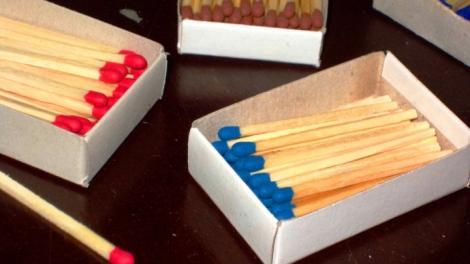 Nu pufuleți, ci CHIBRITURI cu surprize! Un vizitator al unui deținut a &icirc;ncercat  să păcălească GRAV autoritățile