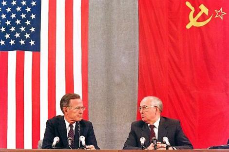 „Twin Peaks” subiect de discuție între Gorbaciov și George Bush! 5 lucruri neștiute despre cel mai misterios serial din toate timpurile!