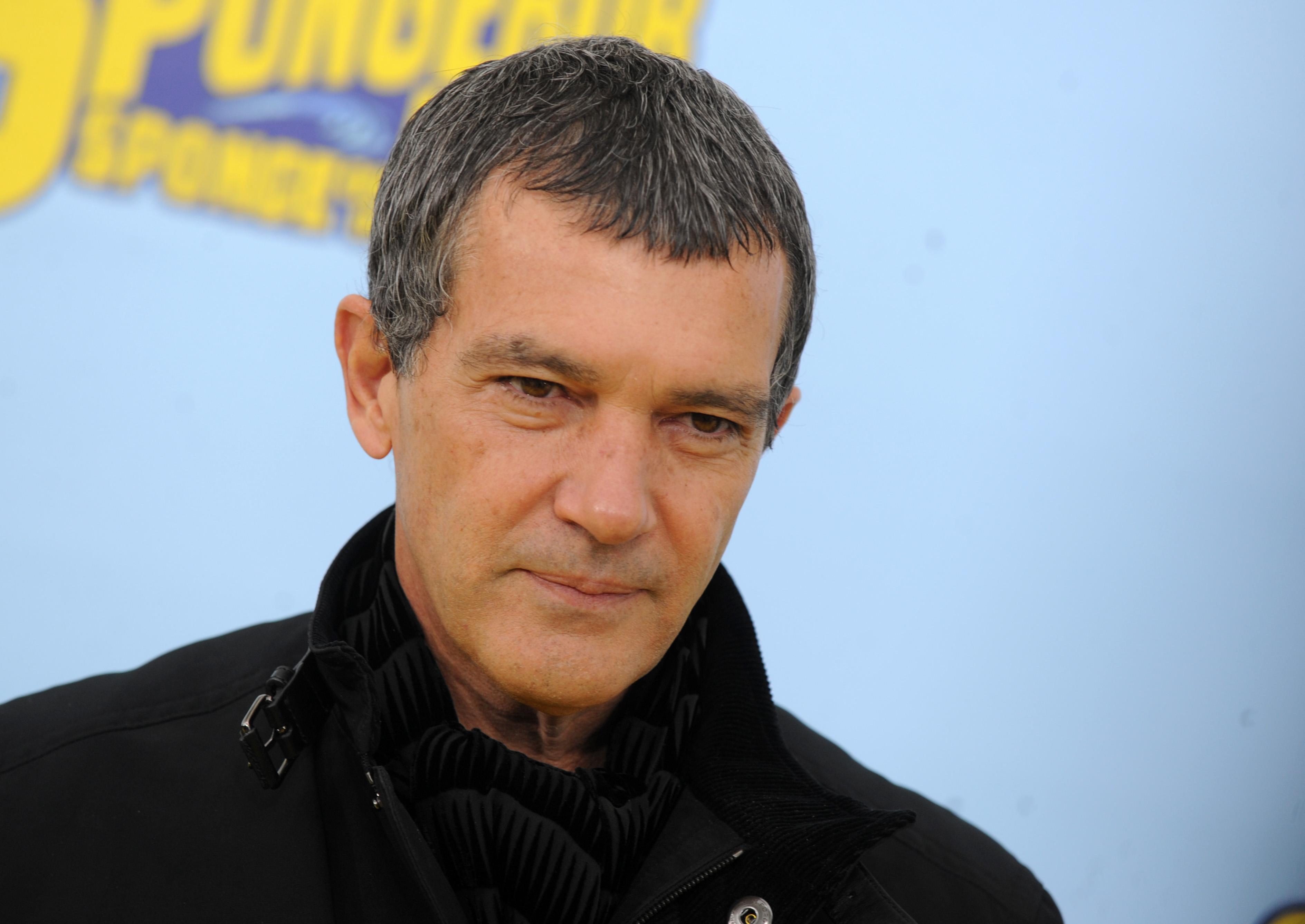 Panică printre fanii lui Antonio Banderas! Actorul a ajuns la spital, după ce a suferit un "incident cardiac"