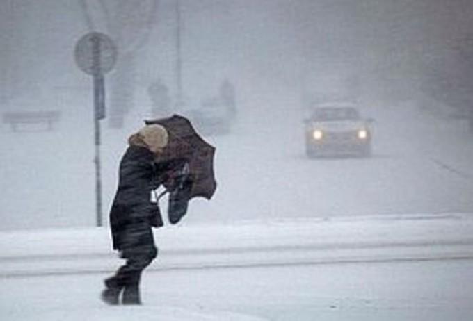 Meteorologii avertizează! E COD GALBEN de viscol, ninsoare și polei. Zonele afectate