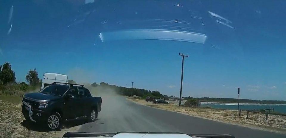 VIDEO: Cum a reacționat după ce a aflat că soțul o &icirc;nșela cu o puștoaică! Femeia a fost ARESTATĂ imediat