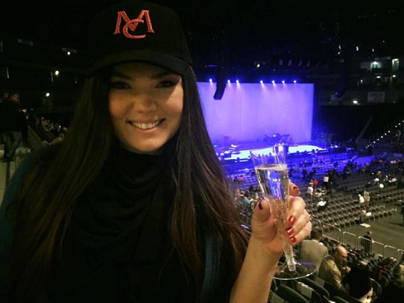 Paula Seling a răbufnit &icirc;n fața tuturor, după gafa făcută de Mariah Carey la concertul de Anul Nou: &rdquo;Serios? Femeia asta rupe microfonu-n două!"