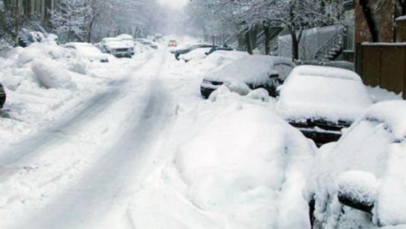 Cod roșu de ninsori în mai multe zone ale României. Meteorologii au schimbat avertismentul meteo!