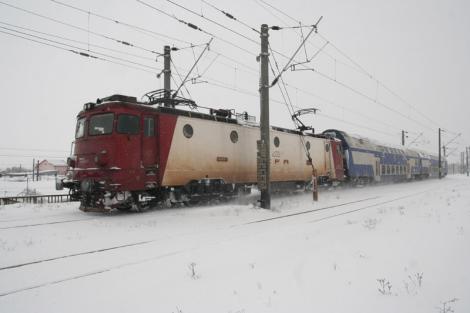 UPDATE! Lista trenurilor CFR ANULATE din cauza vremii. Se  circulă în condiţii de iarnă în perioada următoare
