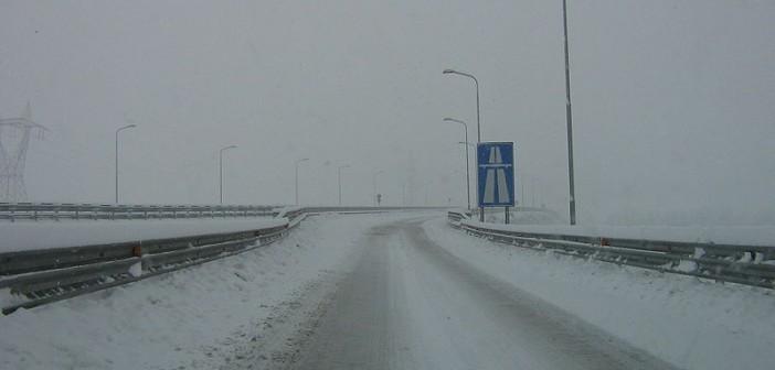 Atenție! Autostrada Soarelui şi toate drumurile naţionale şi judeţene din Constanţa au fost &icirc;nchise