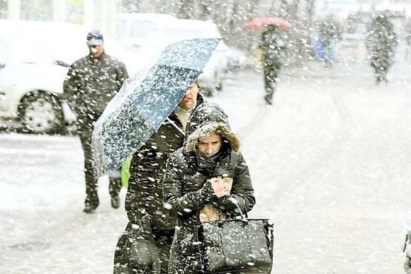 Nu scăpăm de GER! Meteorologii au anunţat COD GALBEN de frig. Urmează ninsori şi temperaturi de -26 de grade Celsius