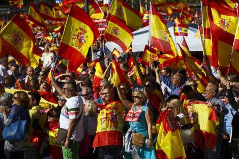 Opoziţia catalană denunţă o ”lovitură de stat” după discursul susţinut de Puidgemont în Parlamentul regional