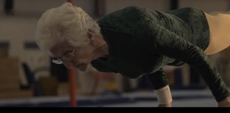 Destinul a adus-o acolo unde visa! Cea mai bătrână gimnastă din lume are 91 de ani. Nu a renunțat la idealul său!