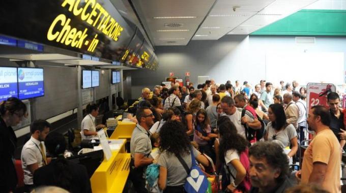 Descoperire macabră &icirc;n bagajele unor italieni veniți să viziteze Rom&acirc;nia! Ce au găsit autoritățile