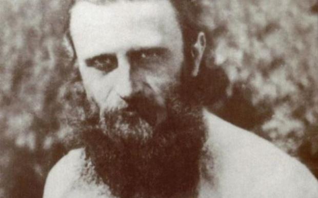 Arsenie Boca a ascuns mesaje cutremurătoare &icirc;n picturile sale din biserica Drăgănescu! Ce anume &icirc;i &icirc;nfioară pe credincioși?