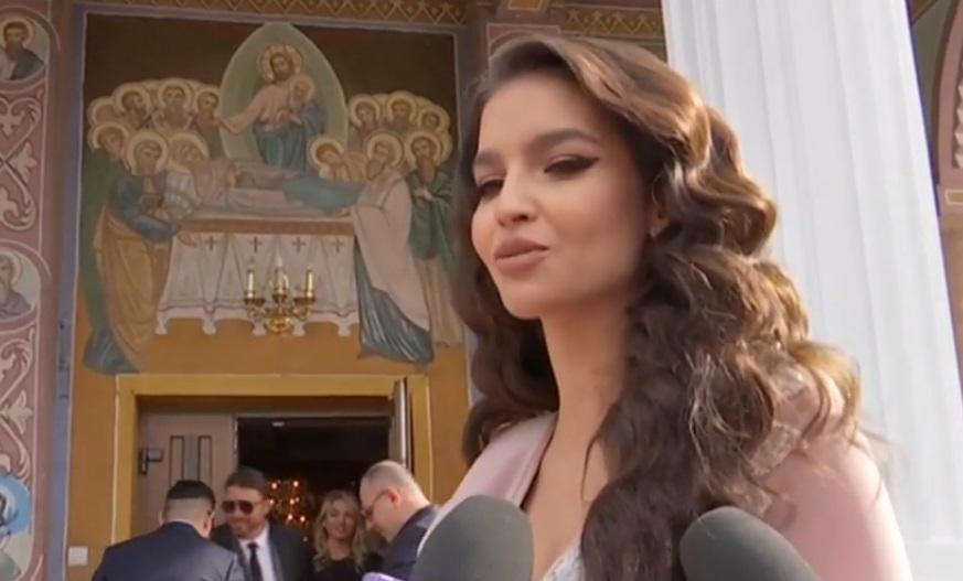 Primele imagini de la botezul anului! Soția lui Adrian Mutu a atras privirile tuturor cu o ținută extrem de mulată!