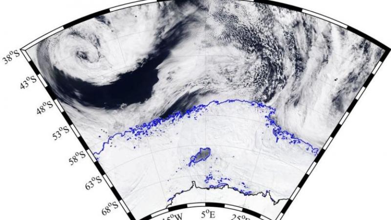 O gaură gigantică a apărut în Antarctica. Cercetătorii au intrat în panică și nu au nicio explicație: 
