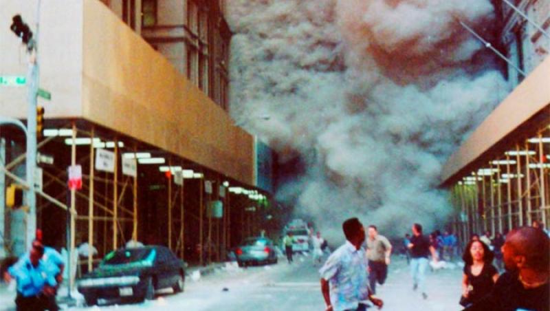 GALERIE FOTO / Zece imagini rare de la atacurile teroriste de la 11 septembrie. Groază, confuzie și o mamă care nu știe dacă va mai apuca să-și aducă pe lume bebelușul