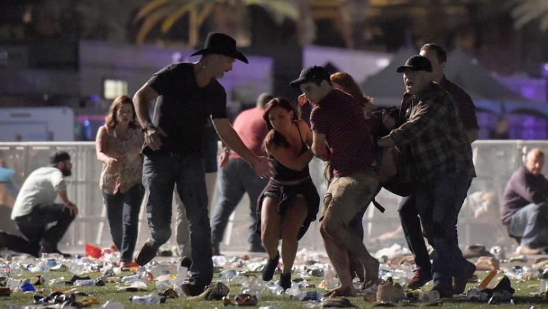 Teroare în Las Vegas! Bărbat de 64 de ani, autorul atacului armat soldat cu cel puţin 50 de morţi şi peste 200 de răniţi