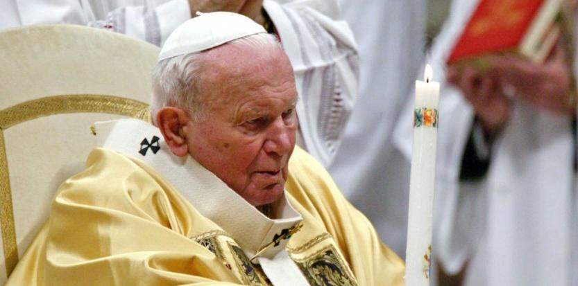 Moaștele celui mai iubit Papă din lume, la București. Credincioșii vin să se roage &icirc;n fața raclei lui Papa Ioan Paul al II-lea. La ce oră va &icirc;ncepe ceremonia