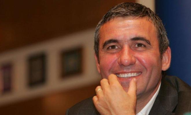 Moment memorabil la conferința de presă susținută de Gică Hagi! Un puști l-a invitat pe "Rege" la ziua lui de naștere. Dialogul este delicios