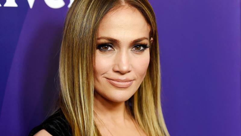 FOTO! Așa ceva nu există, spun fanii! Jennifer Lopez s-a pozat nemachiată la 48 de ani!