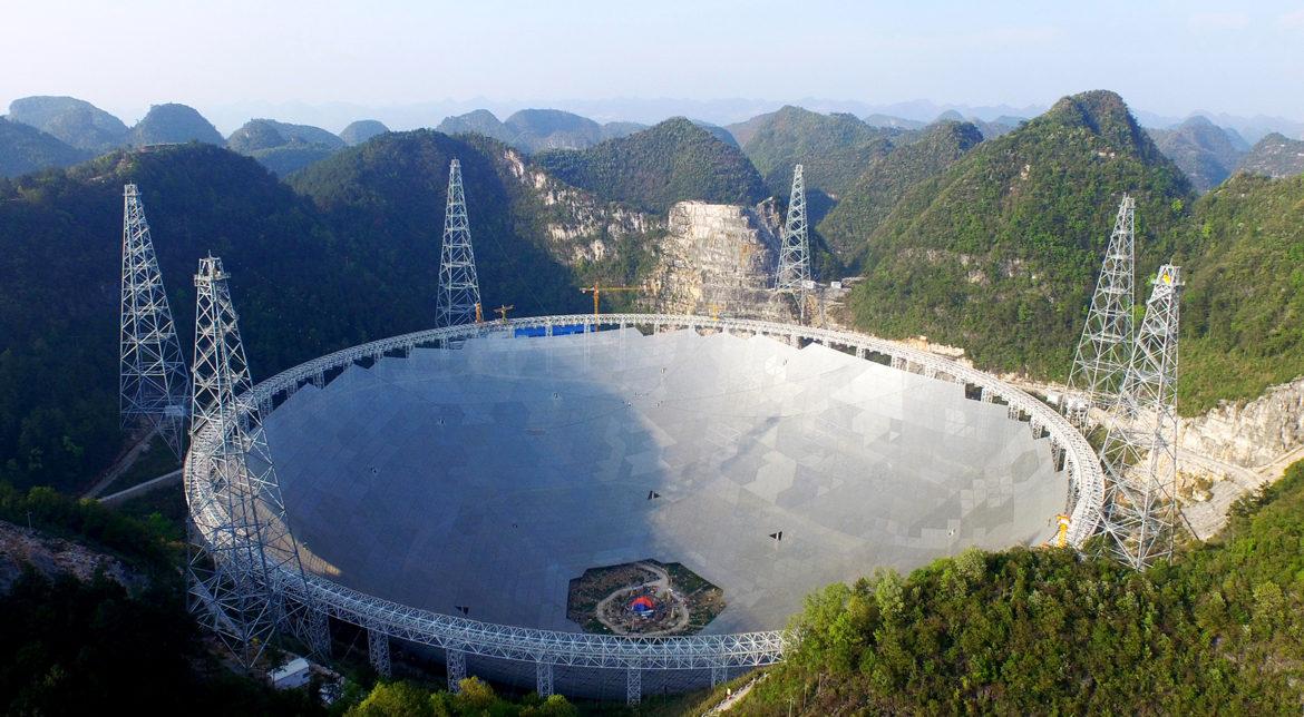 Chinezii dau lovitura care lasă americanii fără cuvinte! Construcția gigant care caută extratereștri &icirc;n spațiu!