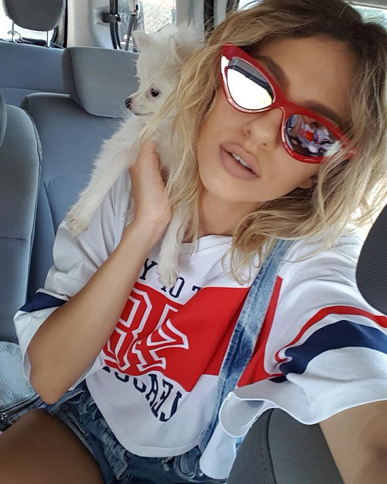 VIDEO WOW! Lidia Buble și-a lăsat mască fanii: Ce s-a &icirc;nt&acirc;mplat c&acirc;nd o persoană a vrut să o salute, pe stradă