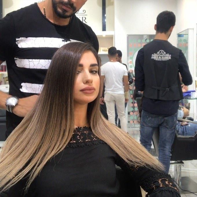 Modul &icirc;n care le vopsește părul clientelor sale &icirc;ți lasă gura apă! Ciocolata și vata pe băț nu există doar pentru a fi m&acirc;ncate