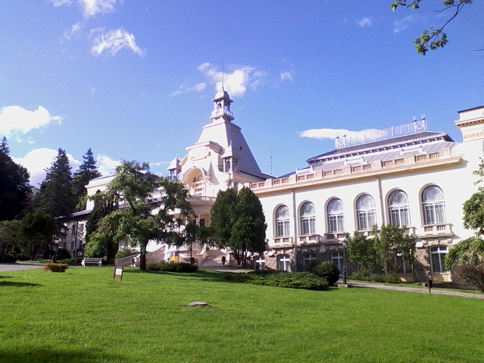 Povestea Cazinoului din Sinaia - Inaugurat de familia regală, cu discurs al lui Alexandru Davilla și recital George Enescu