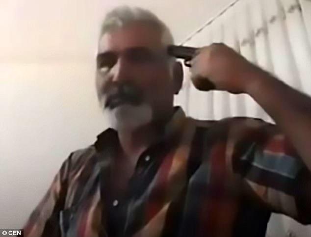 VIDEO / Un bărbat s-a sinucis &icirc;n direct, &icirc;n fața prietenilor de pe Facebook: "Nu vreau ca cei care m-au determinat să iau această decizie să fie prezenţi la &icirc;nmorm&acirc;ntarea mea"