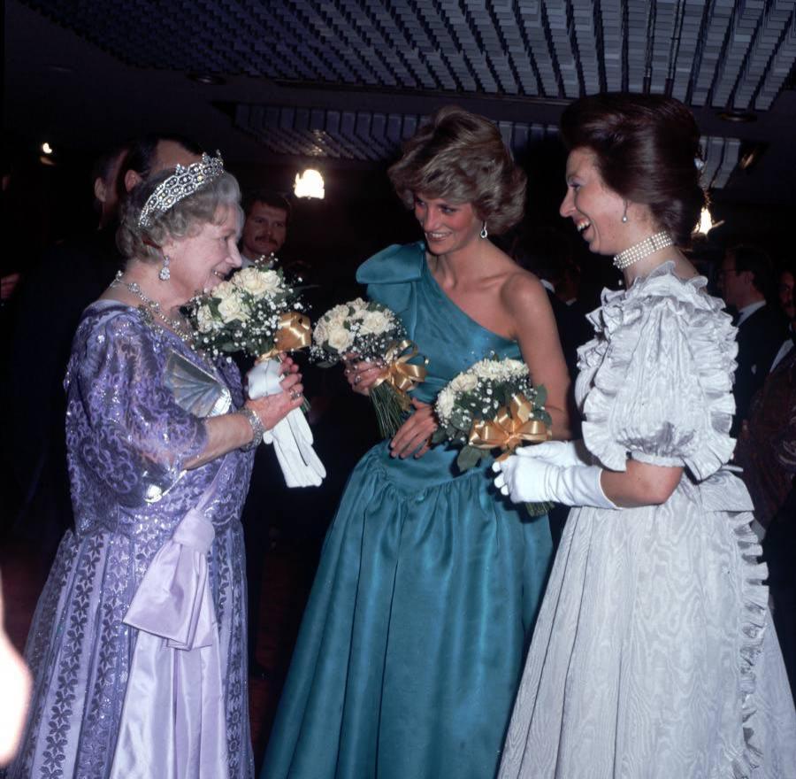 Acum s-a aflat! Care au fost adevăratele sentimente ale Reginei Elisabeta a II - a față de Prințesa inimilor