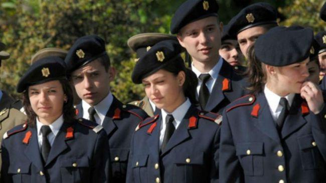 Un job sigur, chirie plătită, siguranță și o uniformă care-ți va da prestanță! ISU (inspectoratul Situațiilor de Urgență) recrutează tineri pentru o şcoală de subofiţeri: CARE sunt condiţiile