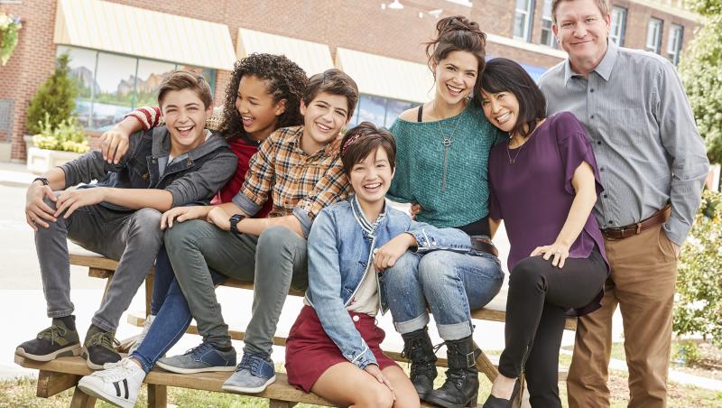 Disney Channel rupe barierele! Copiii de 6 ani vor fi martorii unei povești gay, în cel mai urmărit serial pentru cei mici: 