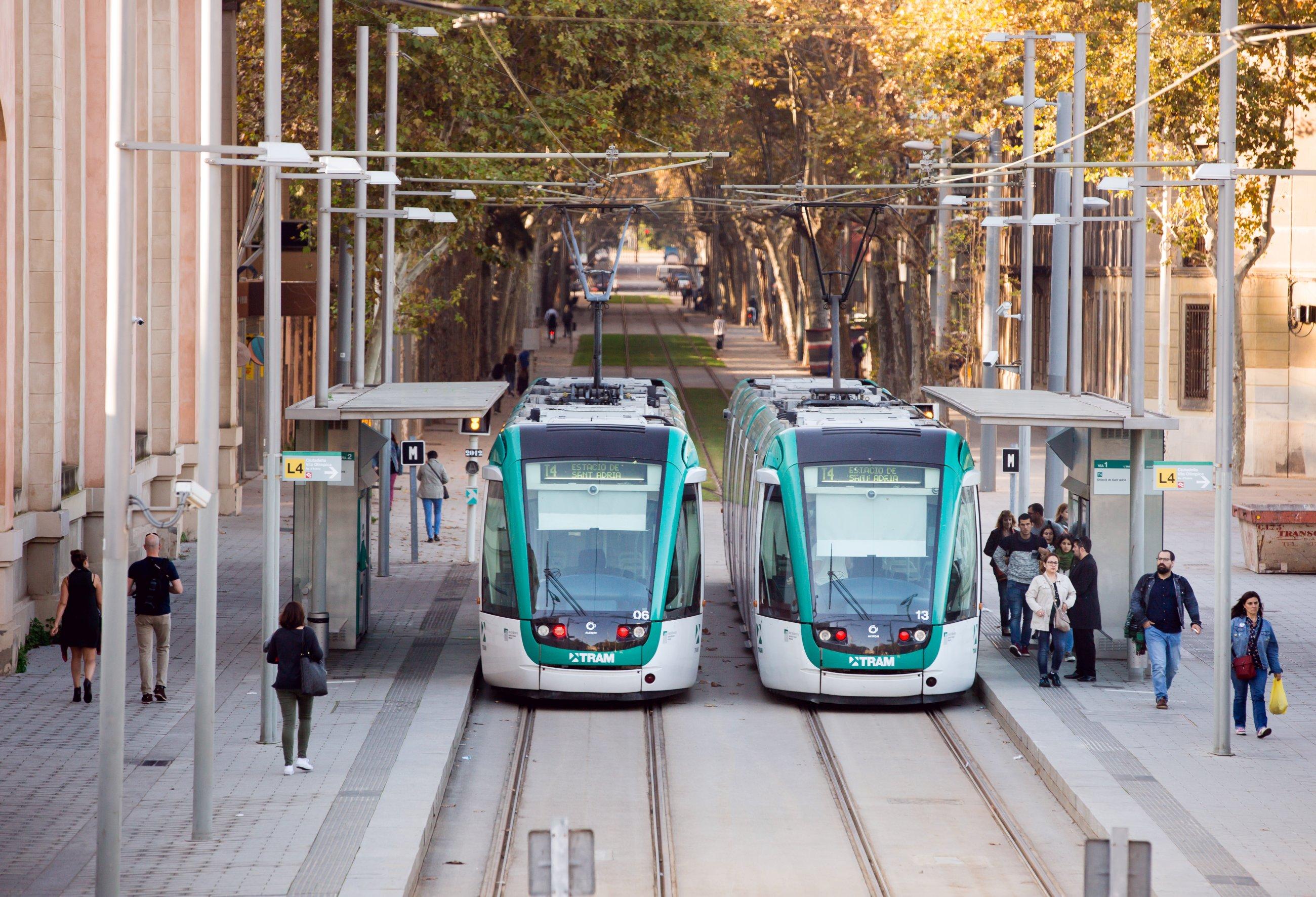 &bdquo;Made in China&rdquo; scrie pe noi! S-a inventat primul tramvai care produce doar apă. Adio poluare!