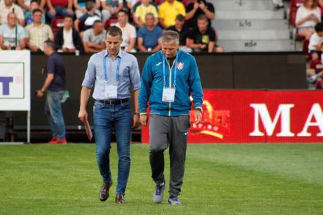 Șefii lui CFR Cluj i-au decis soarta lui Petrescu după ce spectatorii i-au cerut demisia la meciul cu Gaz Metan Mediaș